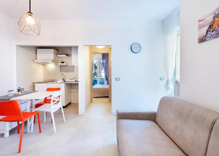 Taggia 6 - Sul Mare Apartment *